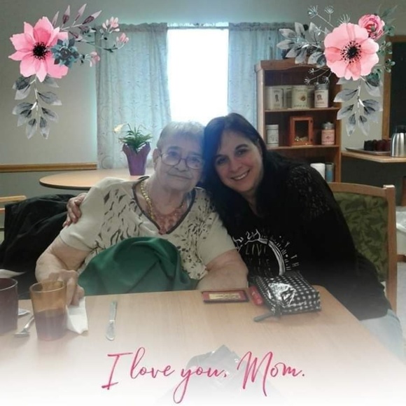 Meet your Posher, Lorraine - Picture 1 of 2